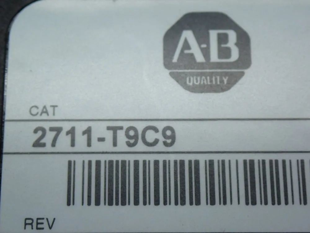 Allen-bradley Panelview 900. Operator Panel - 2711-t9c9