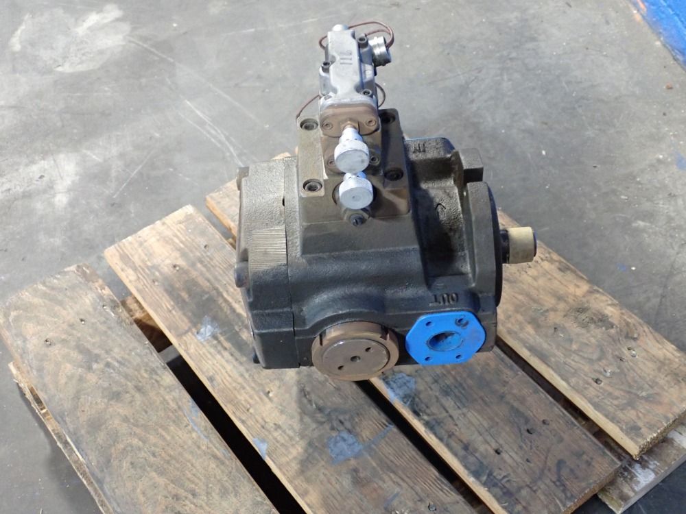 Bosch Rexroth Variable Displacement Pump - 0513700218