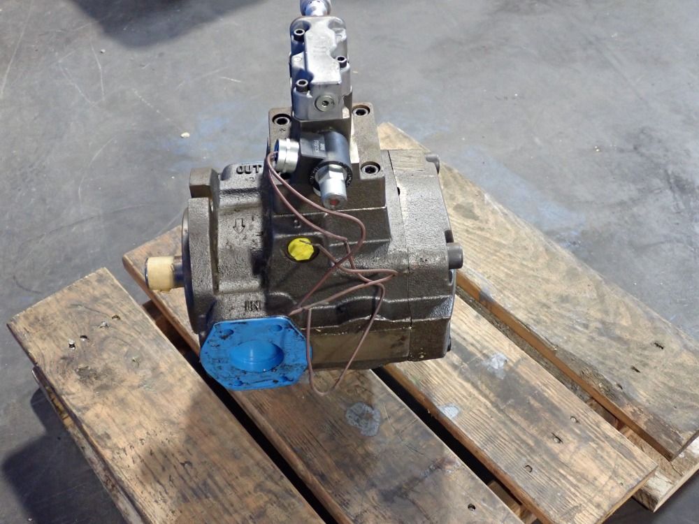 Bosch Rexroth Variable Displacement Pump - 0513700218