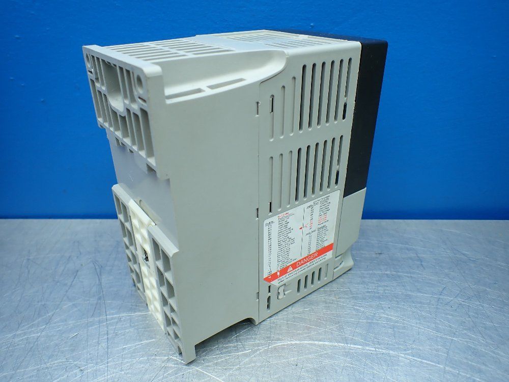 Allen-bradley 1hp Powerflex 4 Ac Servo Drive. - 22a-b4p5n104