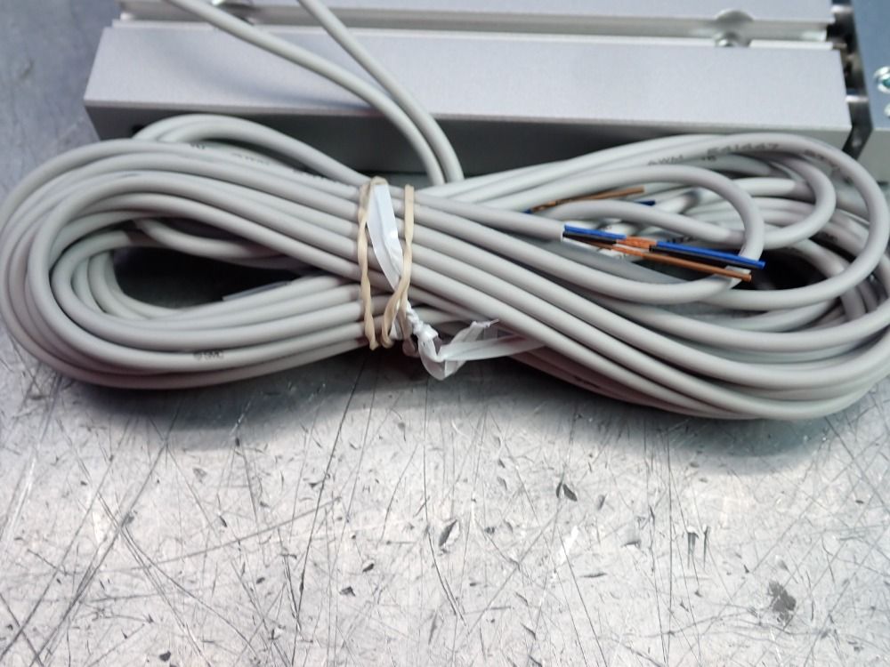 Smc Compact Type Dual Rod Cylinder - Cxsjl10-75-m9pl