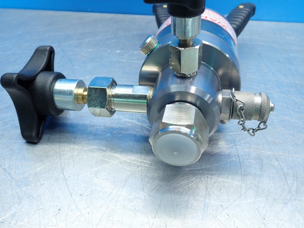 Wika 1000bar 14,500psi Max Hydraulic Hand Pump - Cpp1000-h-p-zzz-z-zz