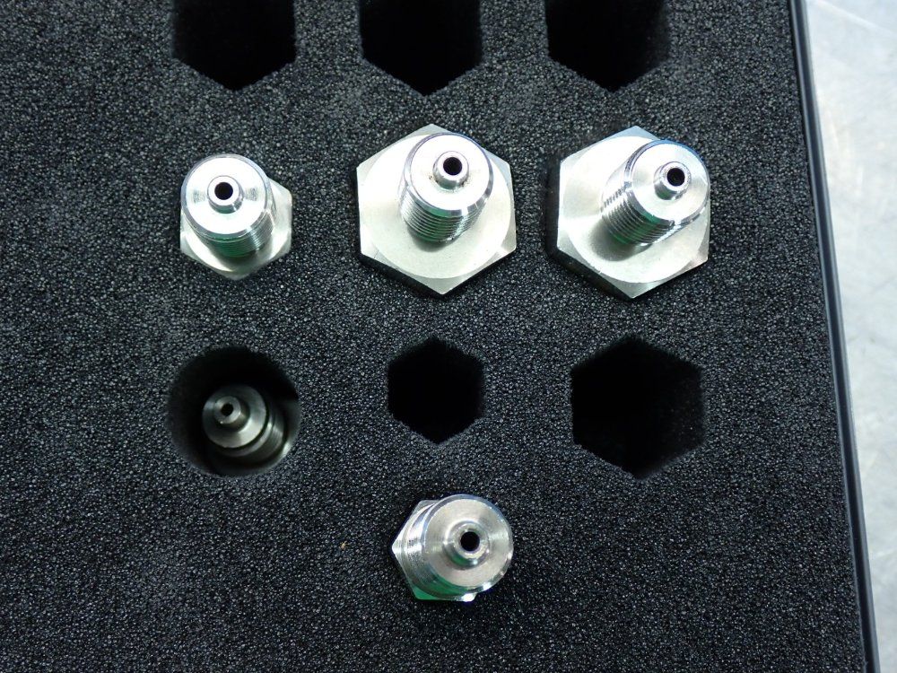 Wika 1000bar (14,500psi) Hydraulic Hand Test Pump - Cpp1000-h-p-ncz-z-zz