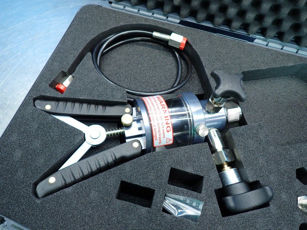 Wika 1000bar (14,500psi) Hydraulic Hand Test Pump - Cpp1000-h-p-ncz-z-zz