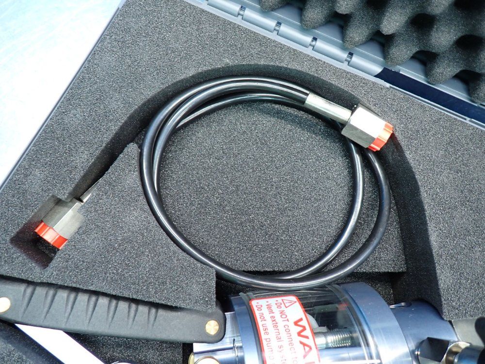 Wika 1000bar (14,500psi) Hydraulic Hand Test Pump - Cpp1000-h-p-ncz-z-zz