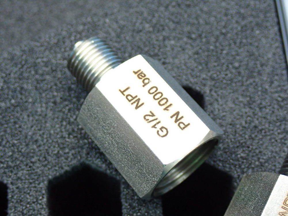 Wika 1000bar (14,500psi) Hydraulic Hand Test Pump - Cpp1000-h-p-ncz-z-zz