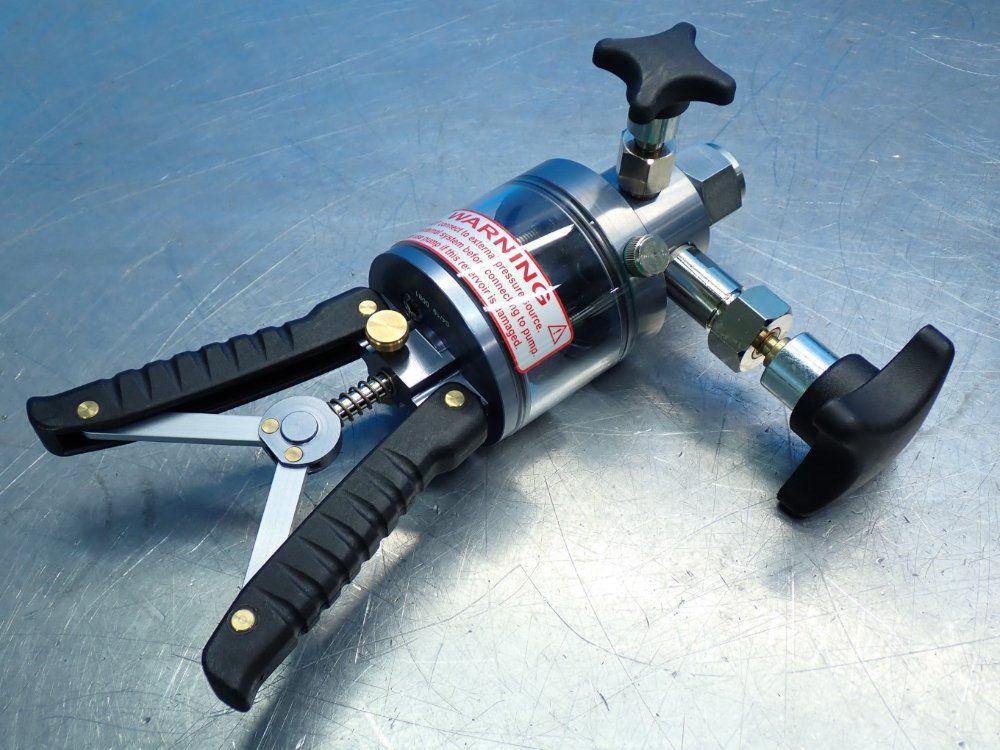 Wika 1000bar (14,500psi) Hydraulic Hand Test Pump - Cpp1000-h-p-ncz-z-zz