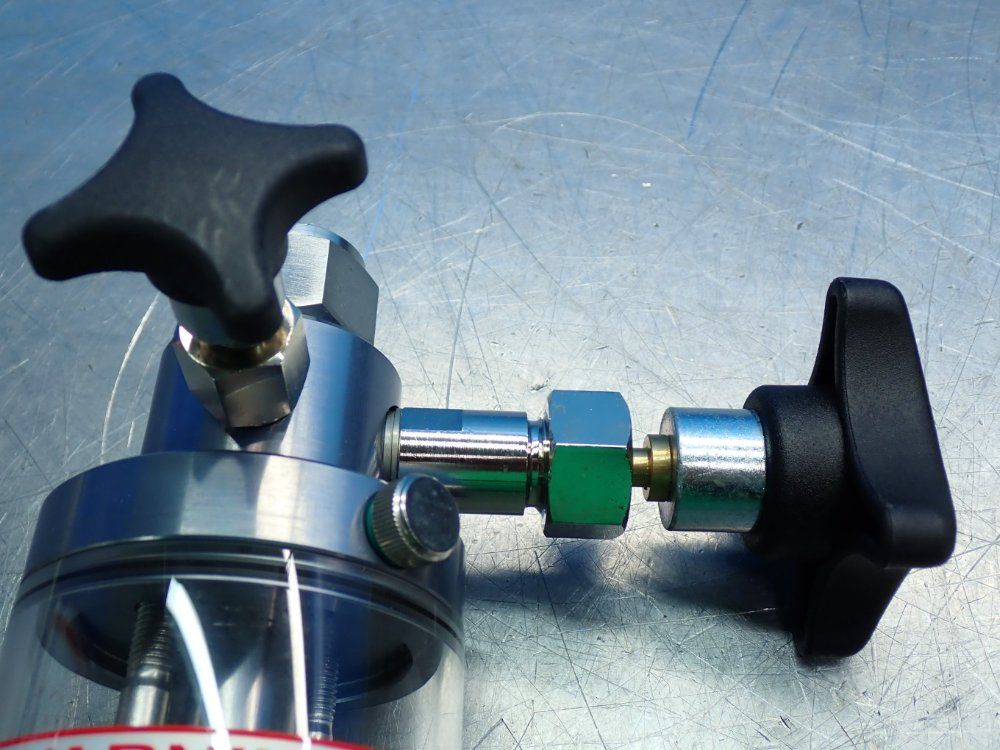 Wika 1000bar (14,500psi) Hydraulic Hand Test Pump - Cpp1000-h-p-ncz-z-zz