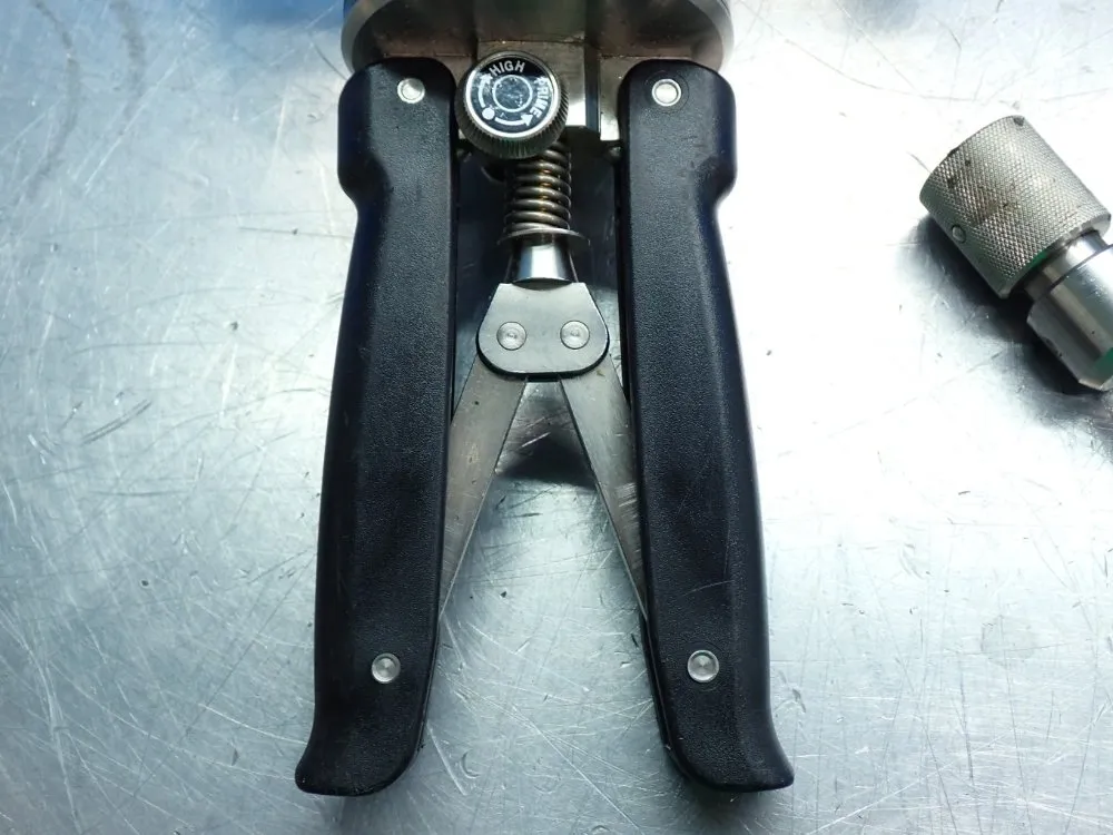 Si Pressure Instrumenets 0 To 10,000psi Hydraulic Pressure Calibration Hand Pump - Htp1-700-k