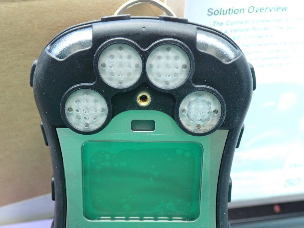 Honeywell Microrae Personal Wireless 4-gas Monitor Loneworker Kit - Cnx4-na-lw