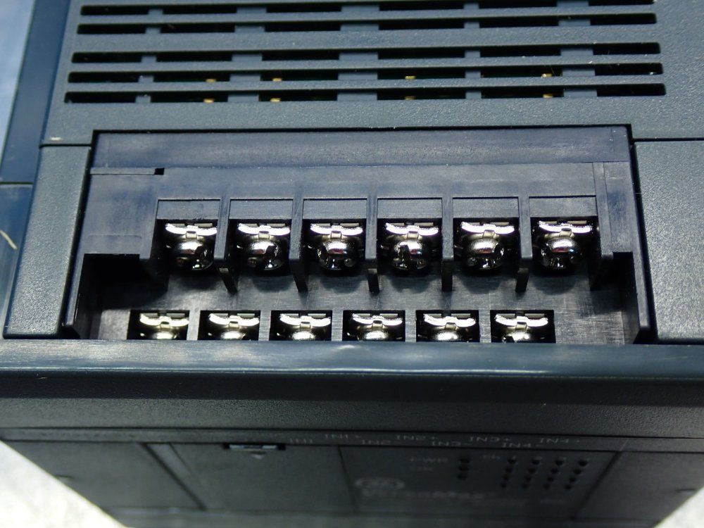 General Electric Versamax Micro Analog Expansion Unit - Ic200uex824-c