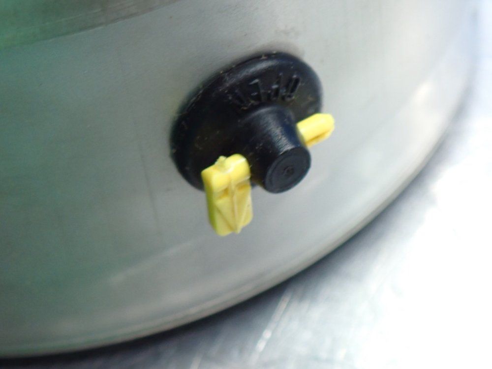 Wika 4", 10bar Bourdon Tube Pressure Gauge 232.30 - 232.30