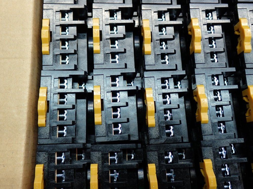 Omron Din-series Relay Socket, 47pcs - Pf113a-e