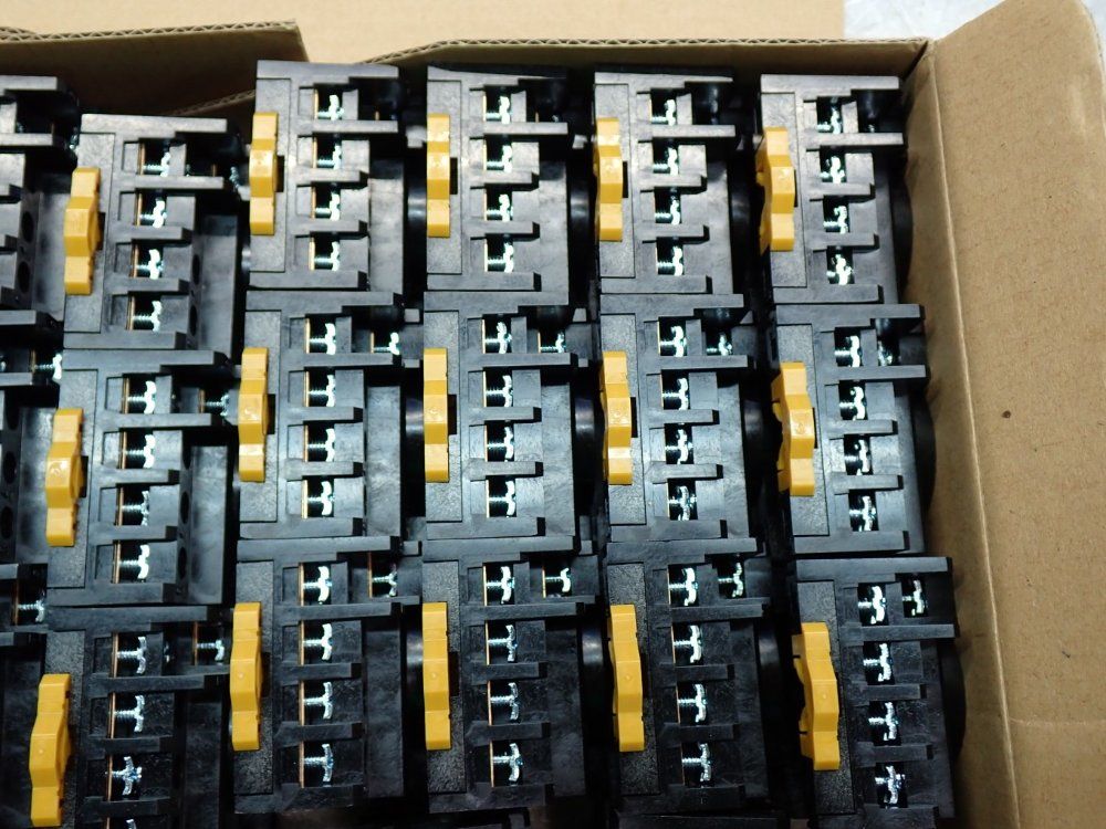 Omron Din-series Relay Socket, 47pcs - Pf113a-e