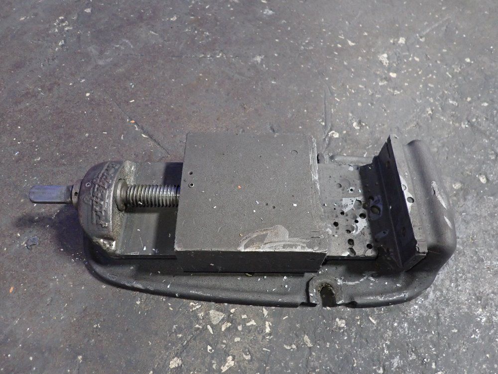 Bridgeport 6" Vise