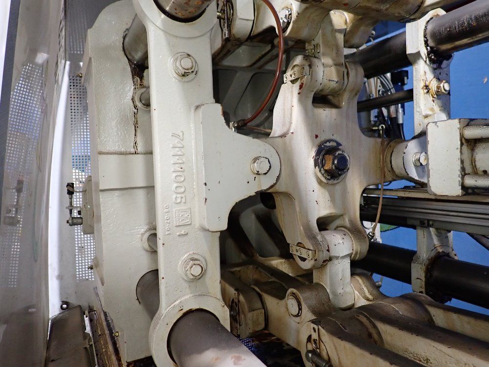 Negri Bossi Injection Molder - V110-375