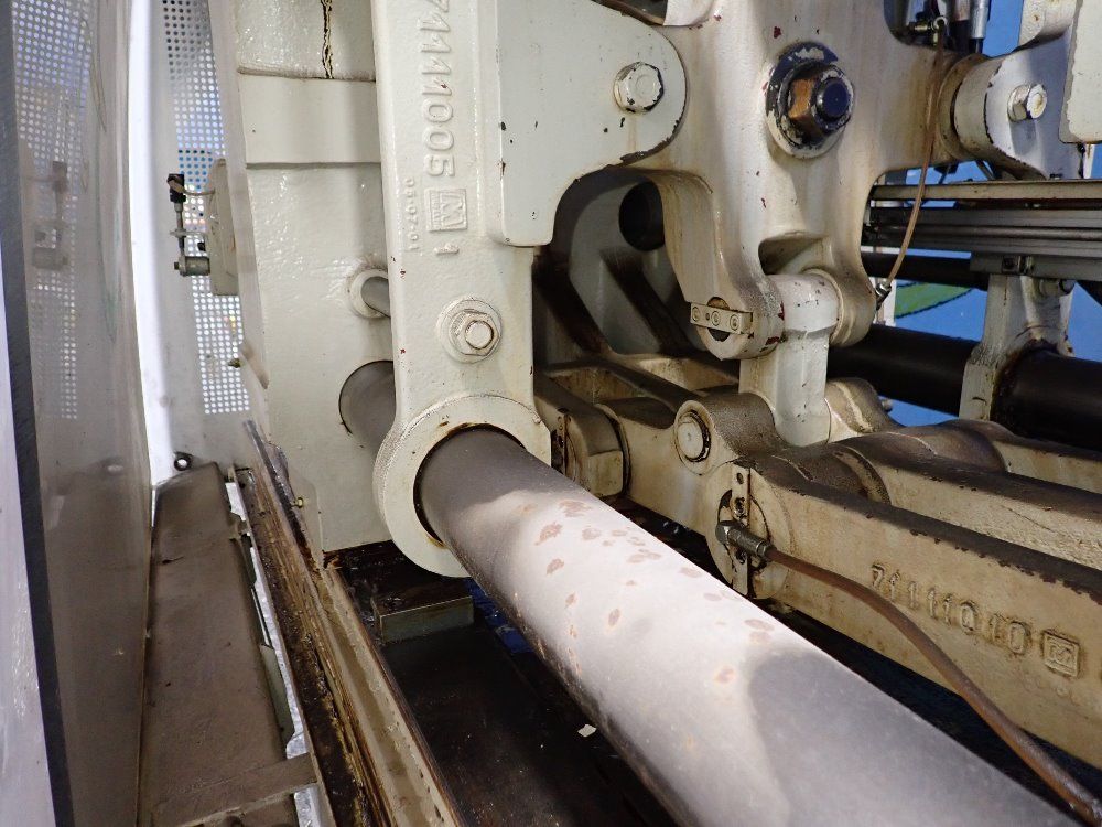 Negri Bossi Injection Molder - V110-375