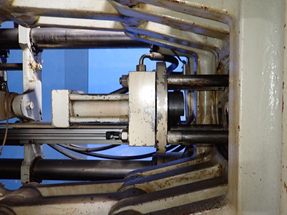 Negri Bossi Injection Molder - V110-375