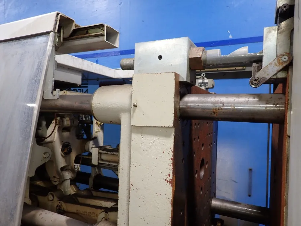 Negri Bossi Injection Molder - V110-375