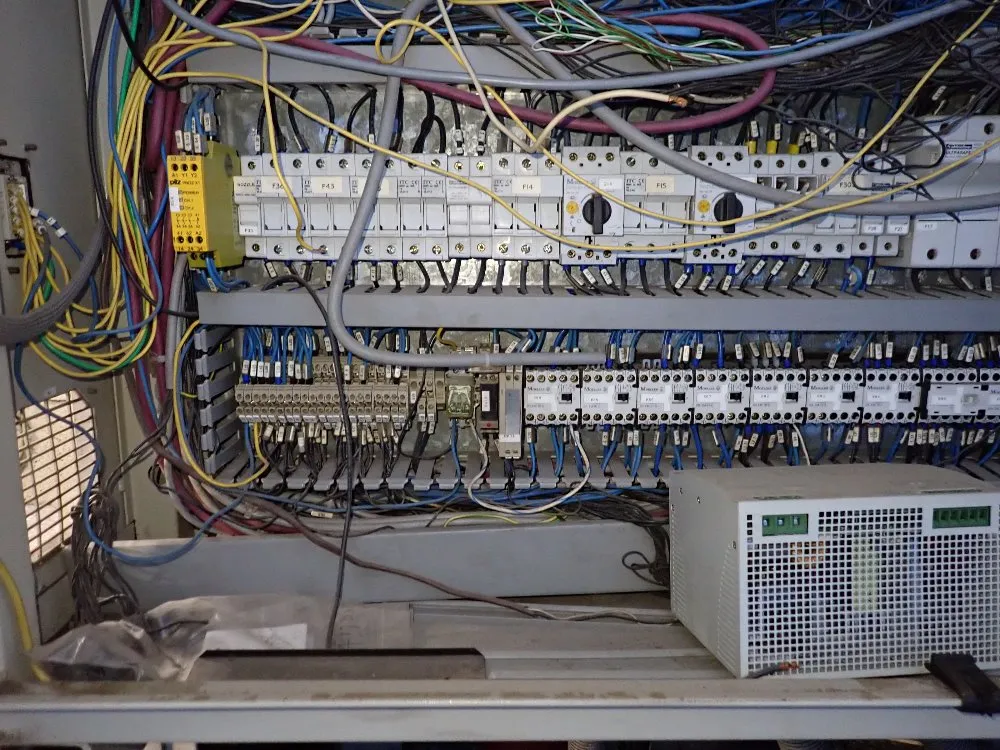 Negri Bossi Injection Molder - V110-375