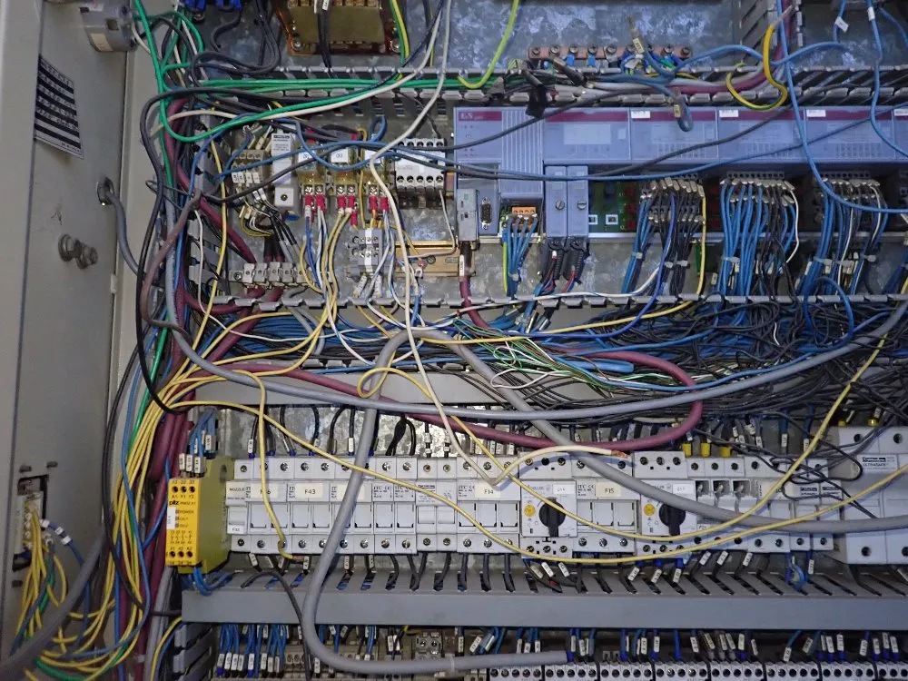 Negri Bossi Injection Molder - V110-375