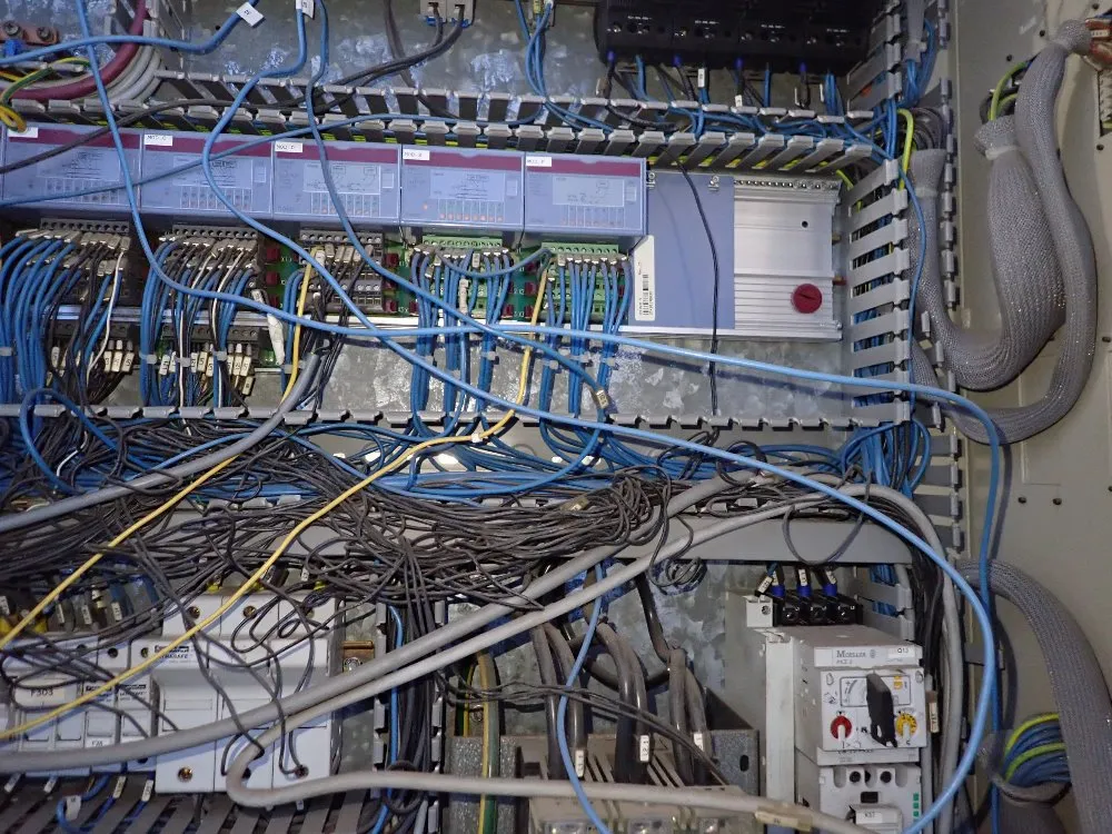 Negri Bossi Injection Molder - V110-375