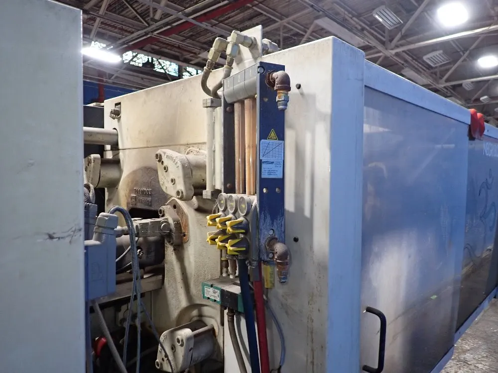 Negri Bossi Injection Molder - V110-375