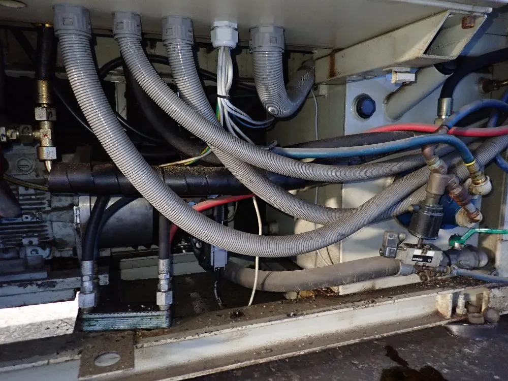 Negri Bossi Injection Molder - V110-375