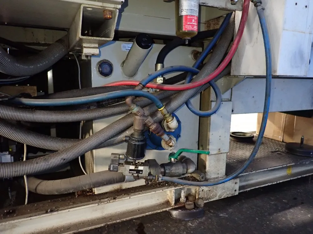 Negri Bossi Injection Molder - V110-375