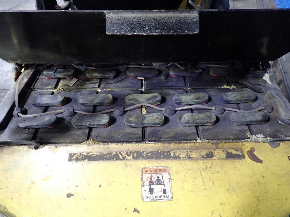 Hyster 3800 Lbs Electric Forklift - E40xl-33