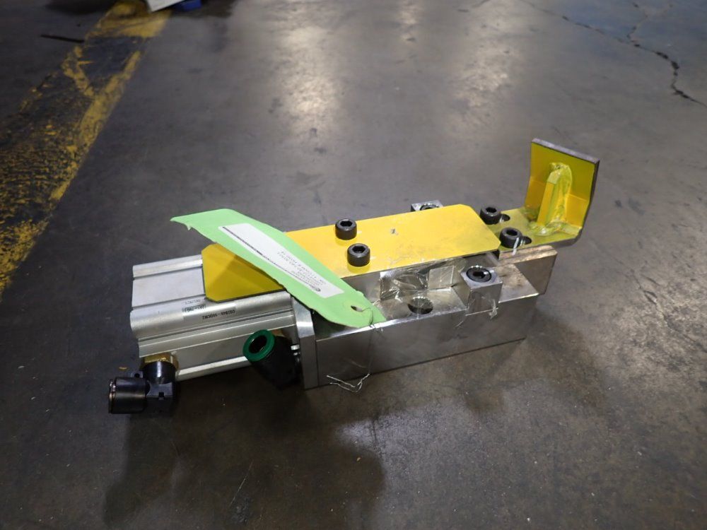 Sankyo Oilless Industry Linear Guide - Hskg-c2-30-140-3030-l