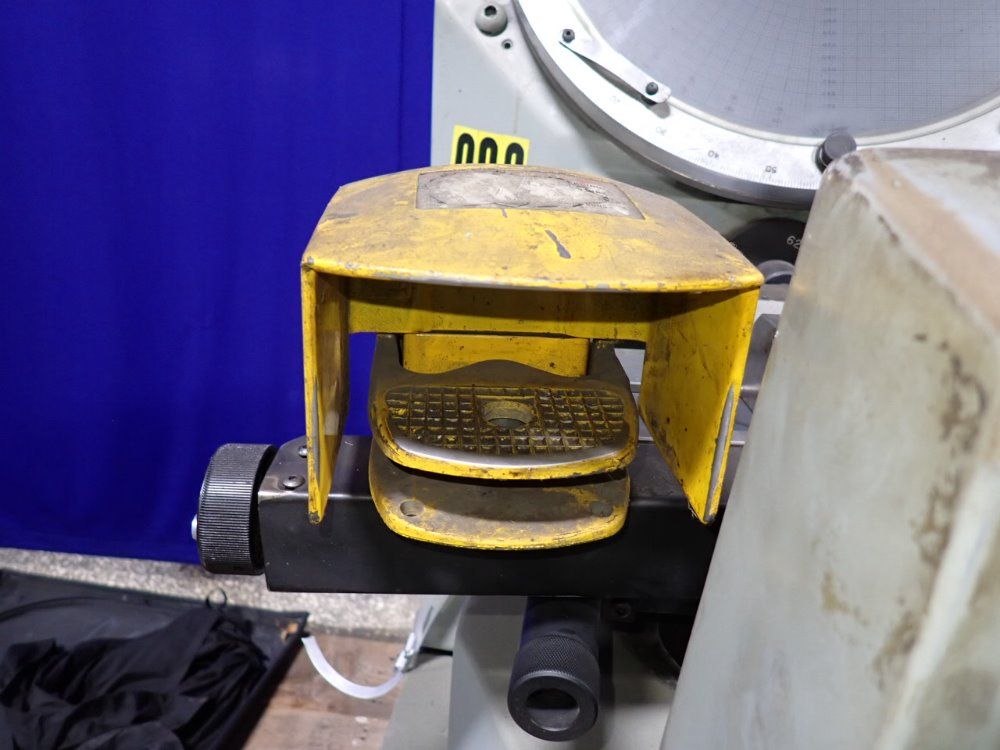 J & L 14 1/2" Optical Comparator - 14t