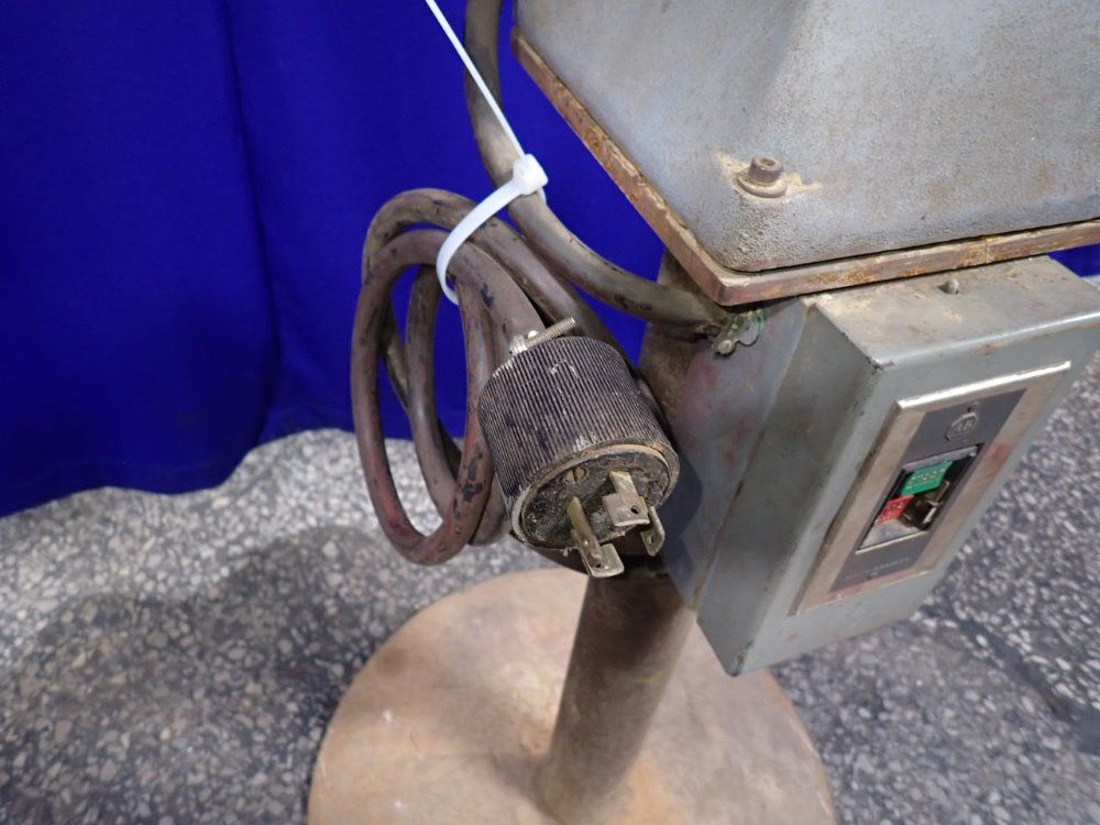 Baldor 7 1/2" Buffer - 330b