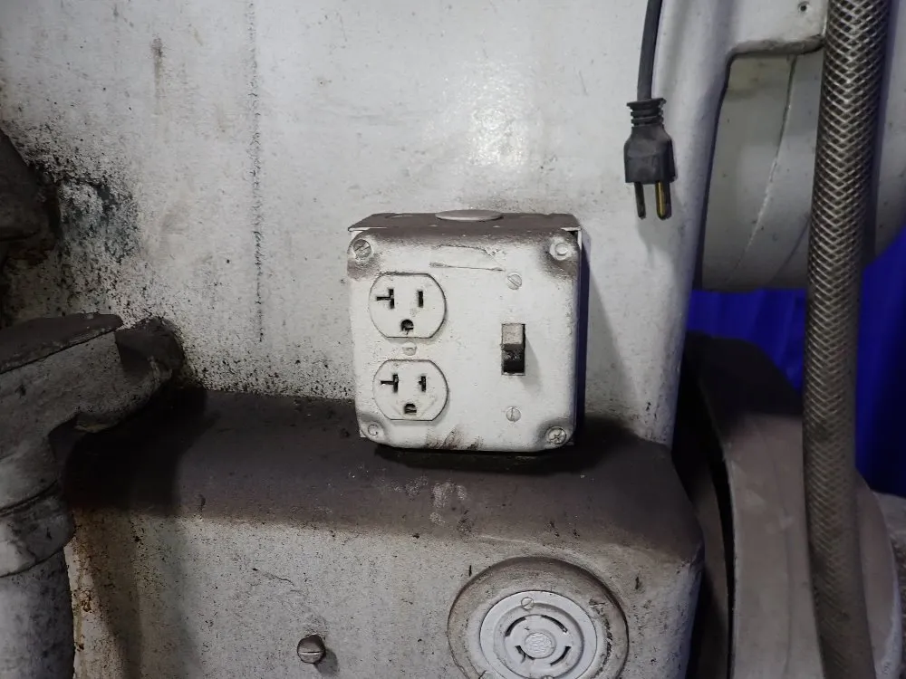 Gallmeyer & Livingston 8" X 18" Surface Grinder - 350