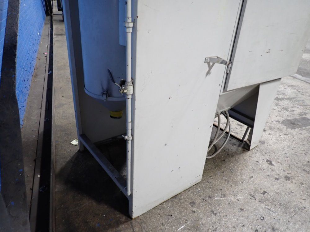 Clemco Industries Corp 36"x36"x38" Blast Cabinet - Pulsar Iii