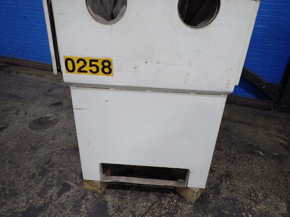 Clemco Industries Corp 36"x36"x36" Blast Cabinet - Pulsar Iii