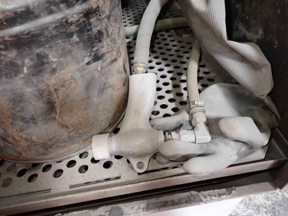 Clemco Industries Corp 36"x36"x36" Blast Cabinet - Pulsar Iii