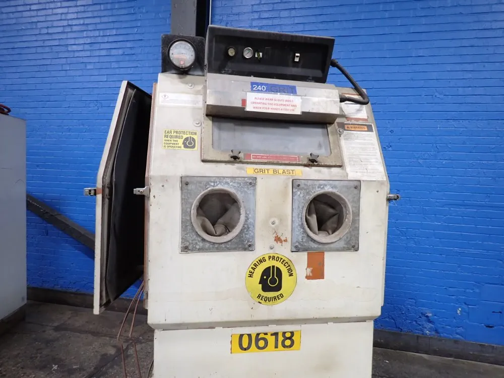 Clemco Industries Corp 36"x36"x39" Blast Cabinet - Pulsar Iii