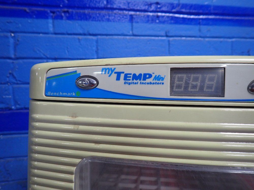 Benchmark Digital Incubator - H2200-h