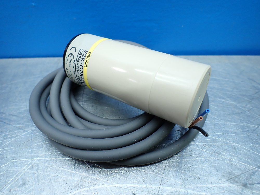 Omron Capacitive Proximity Sensor - E2k-c25me2