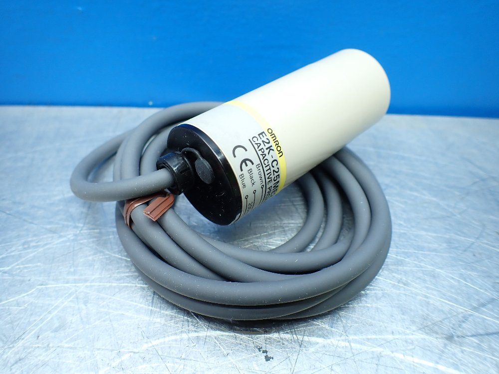 Omron Capacitive Proximity Sensor - E2k-c25me2