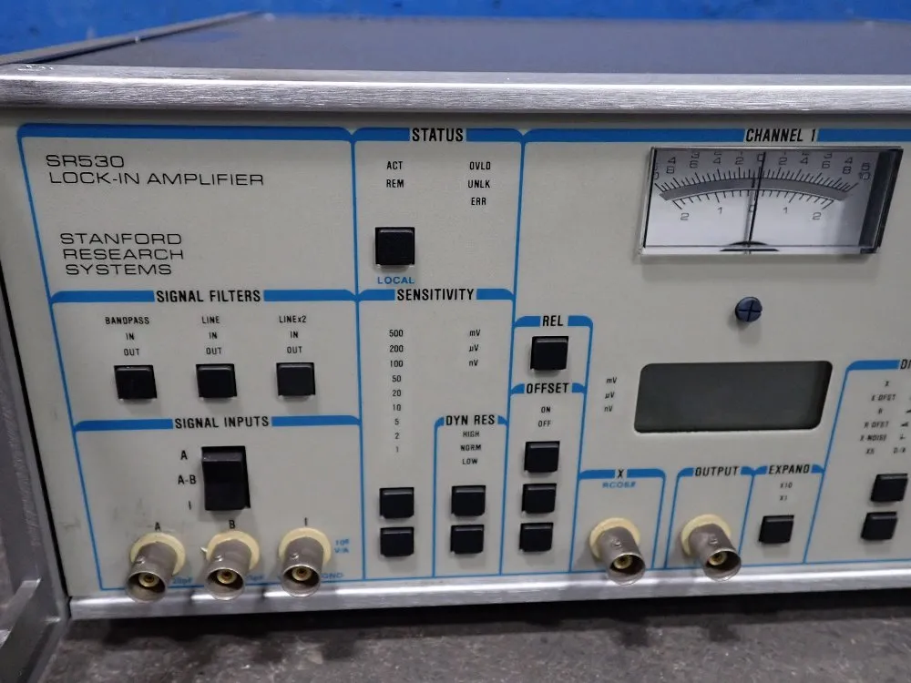 Stanford Research Systems Lock-in Amplifier - Sr530