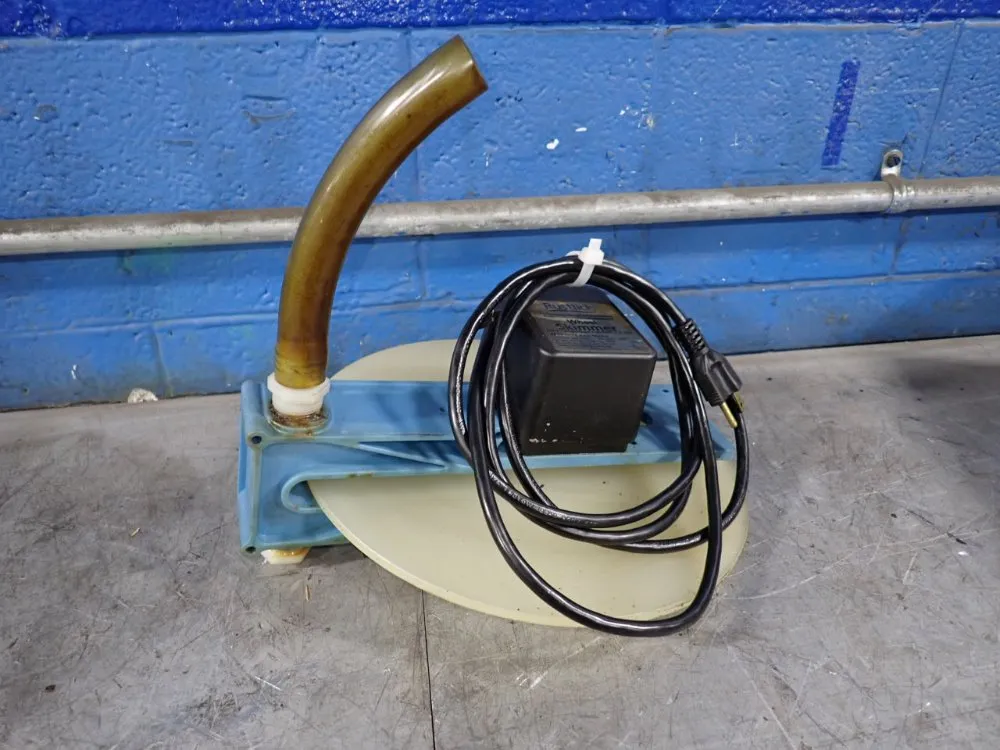 Rustlick 11 1/2" Wheel Skimmer