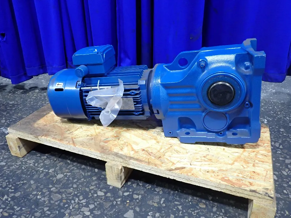 Sew-eurodrive 1/2hp Gear Drive - Ka77b Drs100l8/4be5hr/is/tf/z