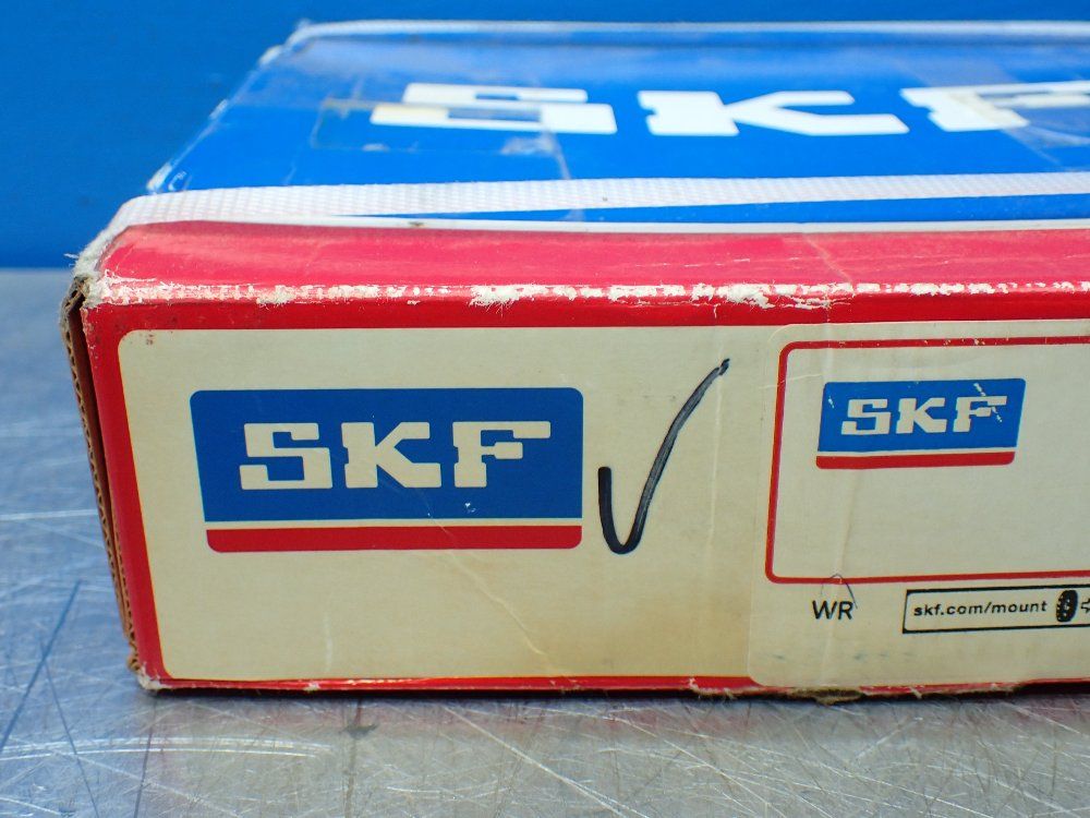 Skf 110 Mm Id, 200 Mm Od, 53 Mm Width Spherical Roller Bearing. - 22222 Ek