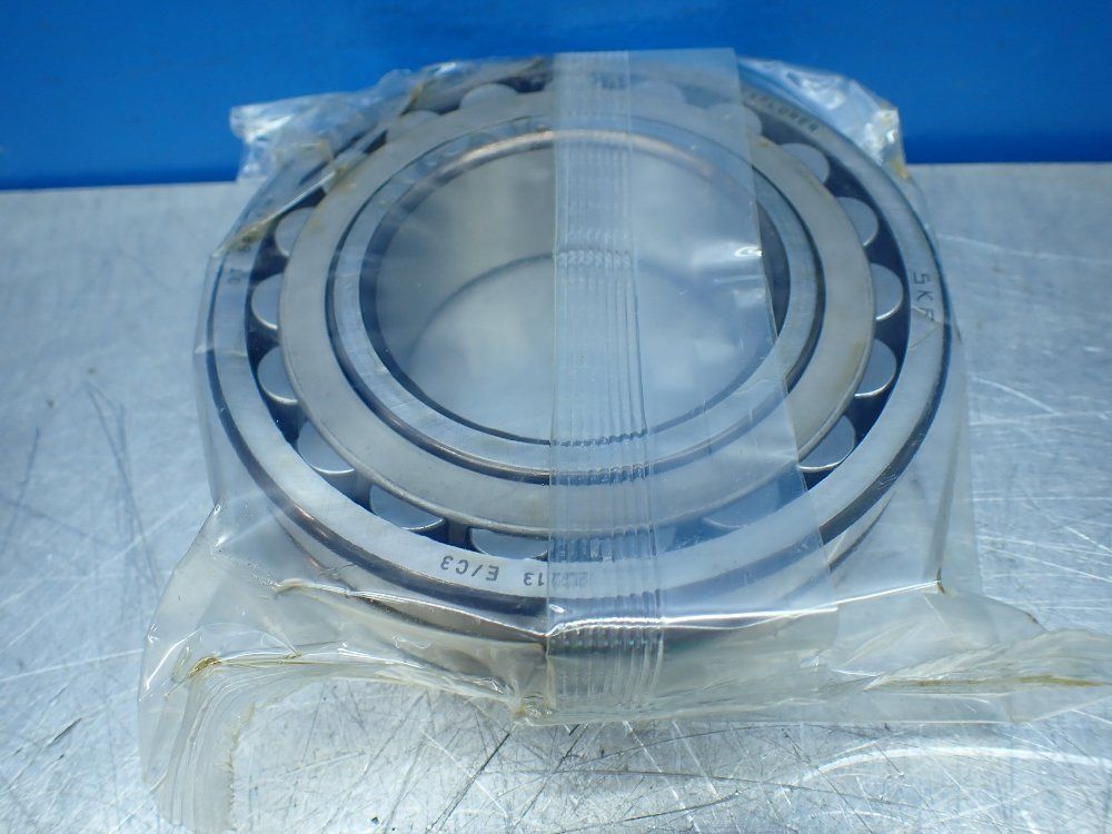 Skf 65 Mm Id, 120 Mm Od, 31 Mm Width Spherical Roller Bearing - 22213 E/c3