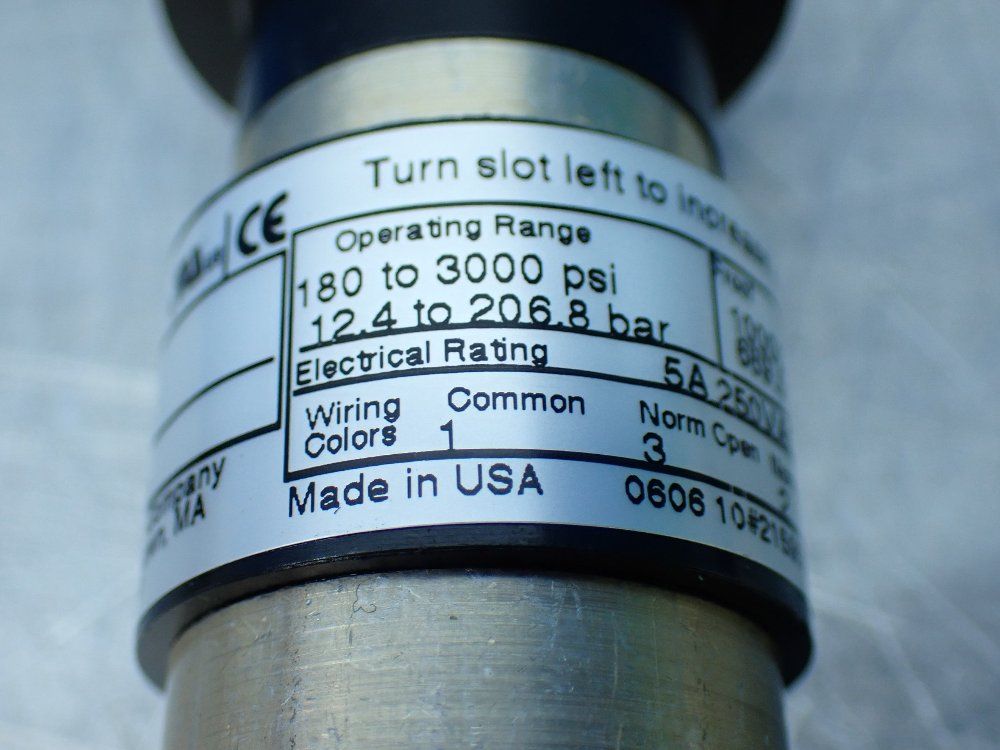 United Electric 180-3000psi Operating Range Pressure Switch - 10-f14