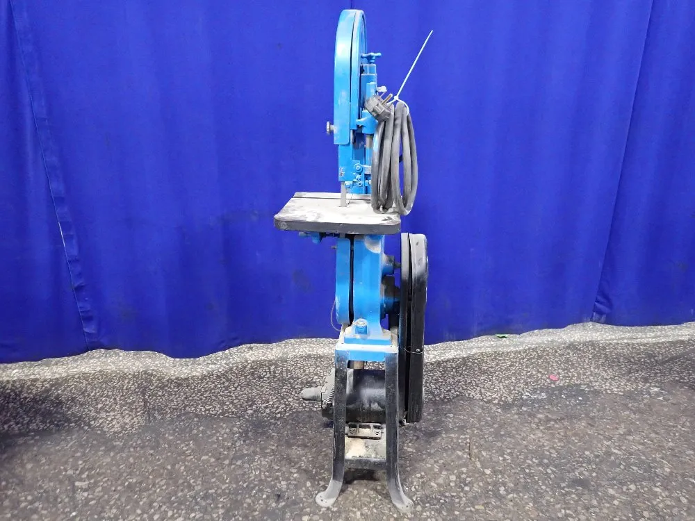 VERTICAL BAND SAW
