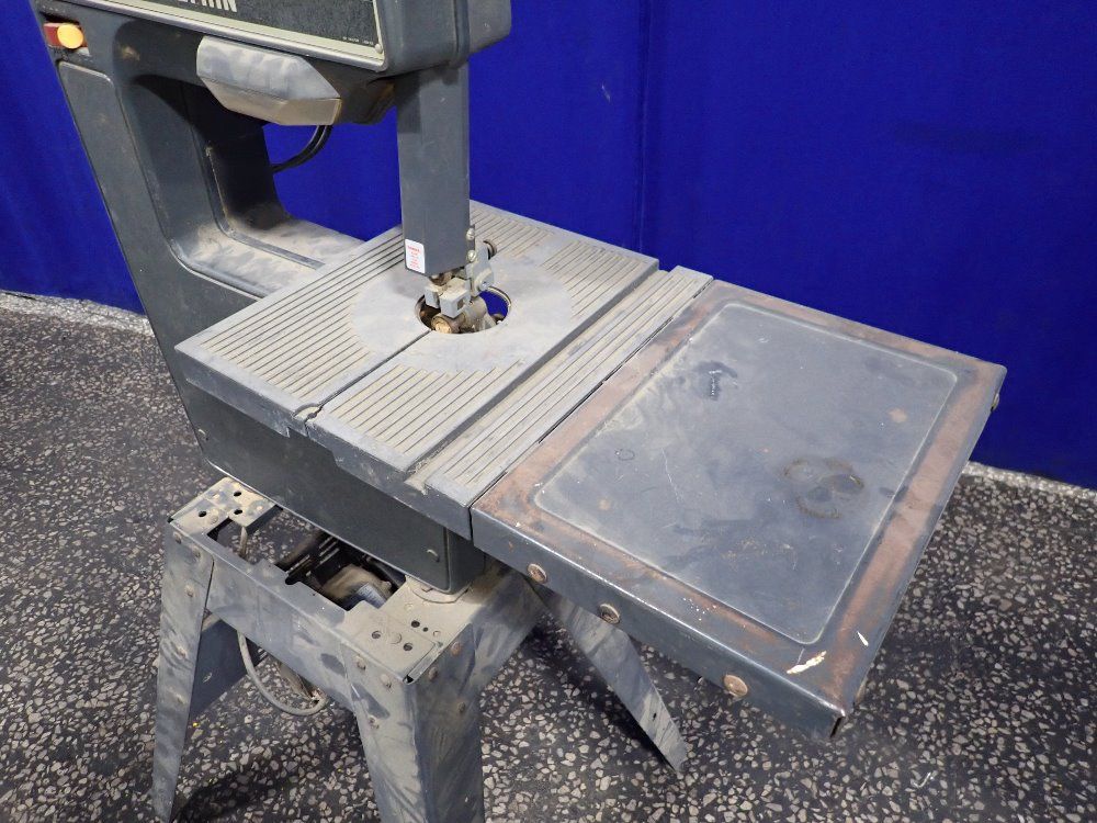 Craftsman 12" Vertical Band Saw - 113.243311