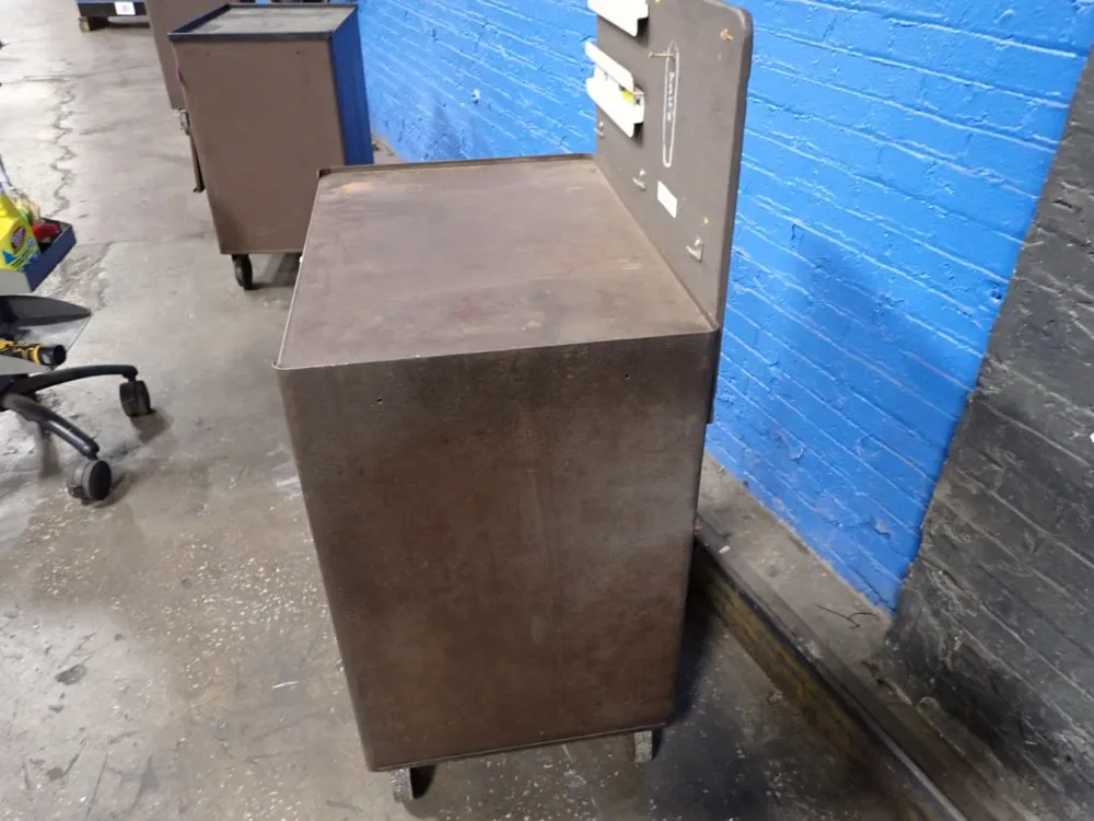 25"x18 1/2" Tool Cabinet